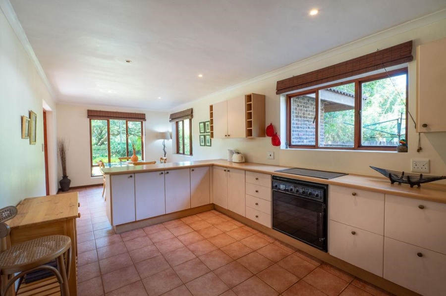 To Let 4 Bedroom Property for Rent in Brenton On Lake Western Cape